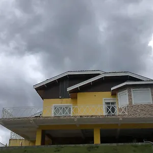  Casa de Férias Casa Amarela Com Vista